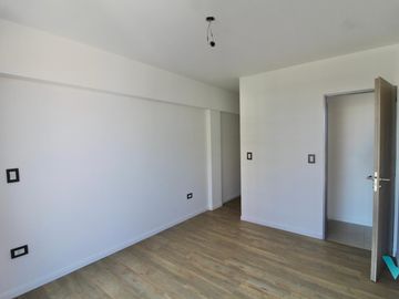 Departamento en venta Castelar Norte a estrenar semipiso 2 ambientes