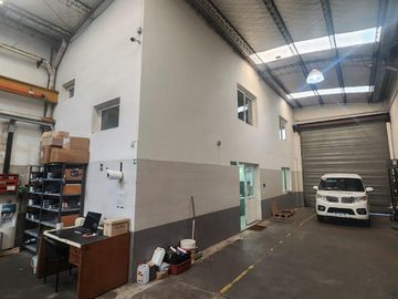 Depósito en Venta de 680m2 cub en Ramos Mejia