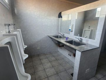 Depósito en Venta de 680m2 cub en Ramos Mejia