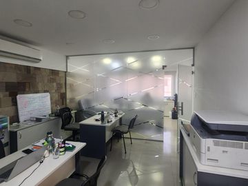 Depósito en Venta de 680m2 cub en Ramos Mejia