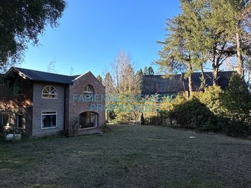 Venta casa 5 dormitorios con hermoso entorno Altos de Chapelco - San Martin De Los Andes