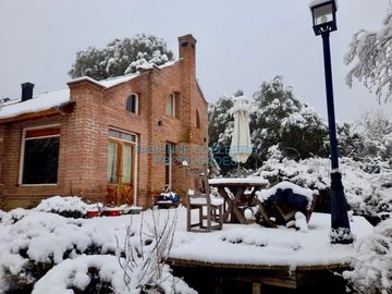 Venta casa 5 dormitorios con hermoso entorno Altos de Chapelco - San Martin De Los Andes