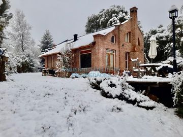 Venta casa 5 dormitorios con hermoso entorno Altos de Chapelco - San Martin De Los Andes