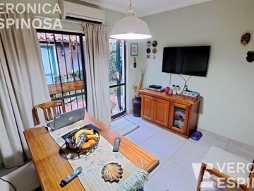 CASA VENTA - HAEDO SUR- CUATRO AMBIENTES - COCHERA - PATIO