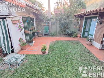 CASA VENTA - HAEDO SUR- CUATRO AMBIENTES - COCHERA - PATIO