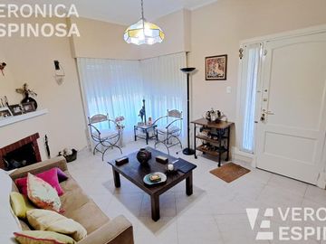 CASA VENTA - HAEDO SUR- CUATRO AMBIENTES - COCHERA - PATIO