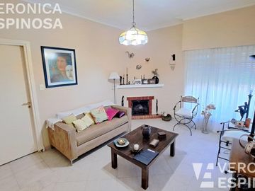 CASA VENTA - HAEDO SUR- CUATRO AMBIENTES - COCHERA - PATIO