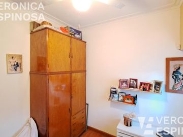CASA VENTA - HAEDO SUR- CUATRO AMBIENTES - COCHERA - PATIO