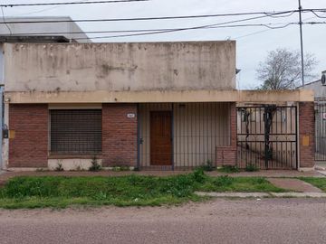 Casa en  al 900