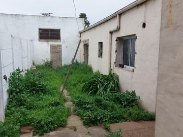 Casa en  al 900