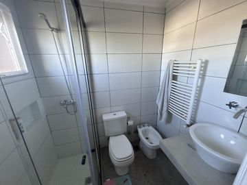 VENTA DE CASA EN DOS PLANTAS AREA 2 AL GOLF