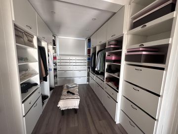 VENTA DE CASA EN DOS PLANTAS AREA 2 AL GOLF