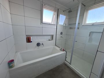 VENTA DE CASA EN DOS PLANTAS AREA 2 AL GOLF