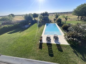 VENTA DE CASA EN DOS PLANTAS AREA 2 AL GOLF