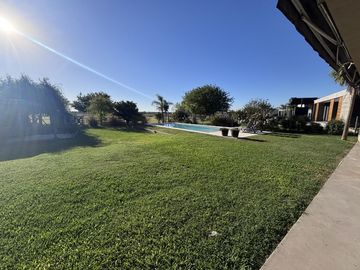 VENTA DE CASA EN DOS PLANTAS AREA 2 AL GOLF