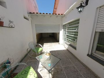 Chalet en Banfield. RE TASADA, NUEVO VALOR. VENTA DIRECTA