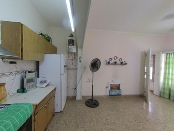 Chalet en Banfield. RE TASADA, NUEVO VALOR. VENTA DIRECTA