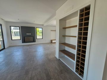 Casa 3 Dormitorios - Los Castaños Nordelta