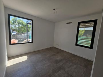 Casa 3 Dormitorios - Los Castaños Nordelta