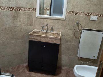 Venta de Casa de 5 Ambientes -  Villa Santos Tesei
