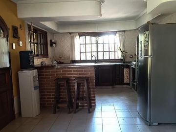 Venta de Casa de 5 Ambientes -  Villa Santos Tesei