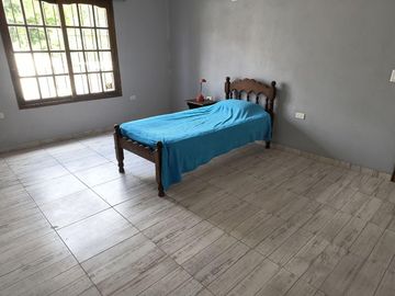 Venta de Casa de 5 Ambientes -  Villa Santos Tesei