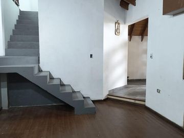 Venta de Casa de 5 Ambientes -  Villa Santos Tesei