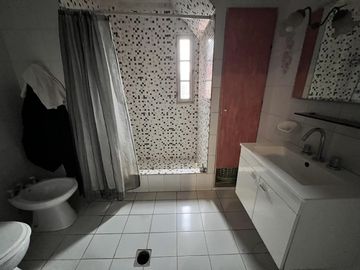 Casa en Av Bruzzone al 600 Monte Grande