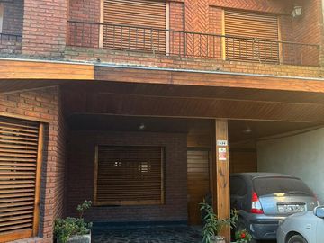 Casa en Av Bruzzone al 600 Monte Grande