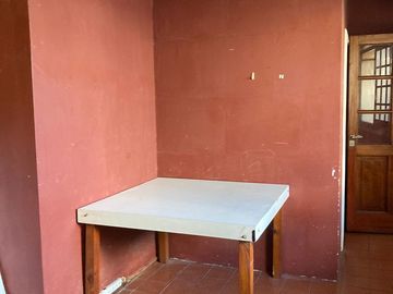 Casa en venta - 4 Dormitorios 2 Baños - Local - 152Mts2 - Quilmes