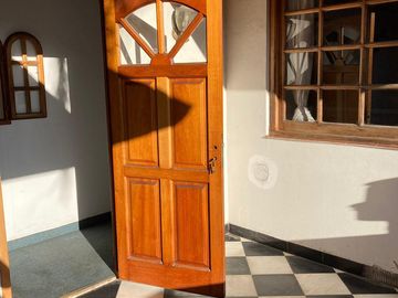 Casa en venta - 4 Dormitorios 2 Baños - Local - 152Mts2 - Quilmes