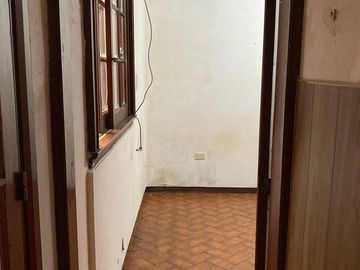 Casa en venta - 4 Dormitorios 2 Baños - Local - 152Mts2 - Quilmes