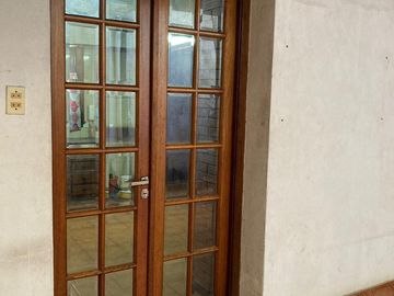 Casa en venta - 4 Dormitorios 2 Baños - Local - 152Mts2 - Quilmes