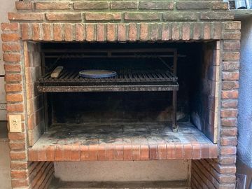 Casa en venta - 4 Dormitorios 2 Baños - Local - 152Mts2 - Quilmes