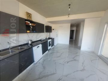 Excelente casa de 5 ambientes a estrenar