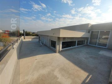 Excelente casa de 5 ambientes a estrenar