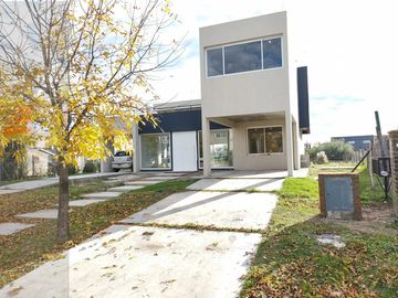 Excelente casa de 5 ambientes a estrenar