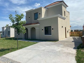 Casa en venta - 5 dorm - en Barrio San Pablo, Pilar