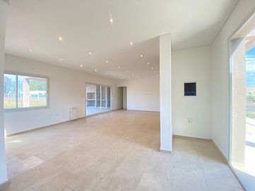 Casa en Santa Lucia Pilar del Este