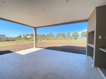 Casa en Santa Lucia Pilar del Este