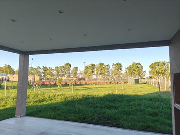 Casa en Santa Lucia Pilar del Este