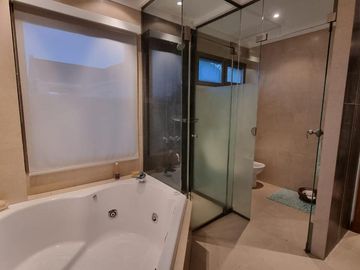 Casa  venta San Isidro Labrador, Villanueva, Tigre, dos plantas, lote interno