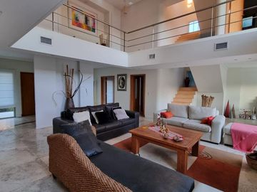 Casa  venta San Isidro Labrador, Villanueva, Tigre, dos plantas, lote interno