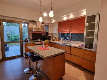 Casa  venta San Isidro Labrador, Villanueva, Tigre, dos plantas, lote interno
