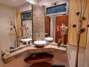Casa  venta San Isidro Labrador, Villanueva, Tigre, dos plantas, lote interno