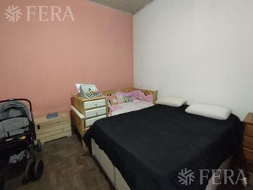 Venta casa de 8 ambientes con patio en Wilde