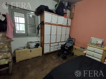 Venta casa de 8 ambientes con patio en Wilde