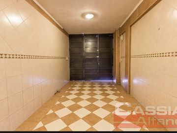 CHALET IMPECABLE ESTADO, 4 DORMITORIOS, 4 BAÑOS, GARAGE PASANTE, FONDO LIBRE CON QUINCHO Y PISCINA