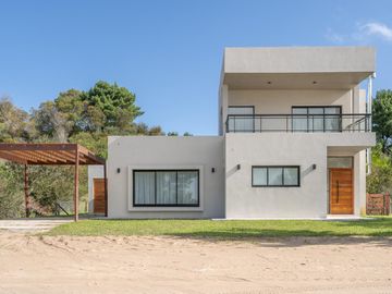 Casa , Venta , Costa Esmeralda , Barrio Ecuestre , lote 150