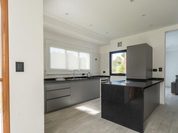 Casa , Venta , Costa Esmeralda , Barrio Ecuestre , lote 150